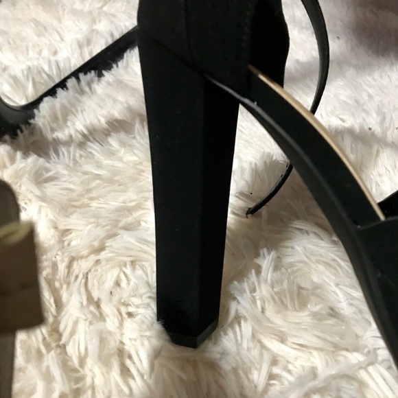 Heels - Picture 3 of 3